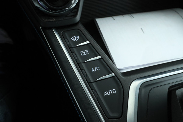 Lynk & Co 01 1.5 Full Black, Panorama Dak, Digital Dash