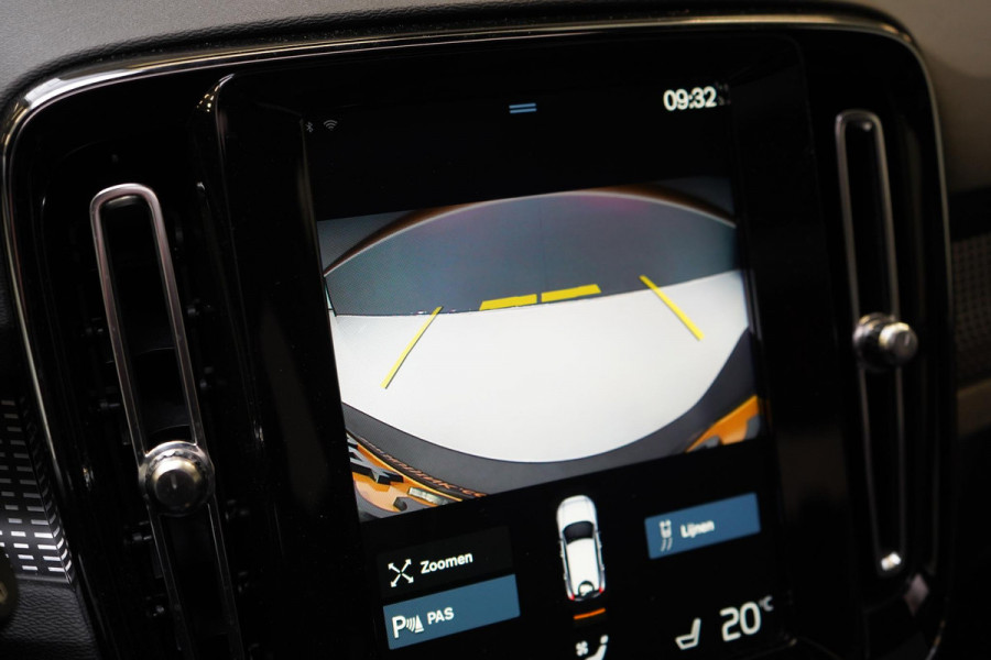Volvo XC40 1.5 T4 Recharge R-Design | SoH 95% | Leder | Panoramadak | Trekhaak | Camera | Lm velgen