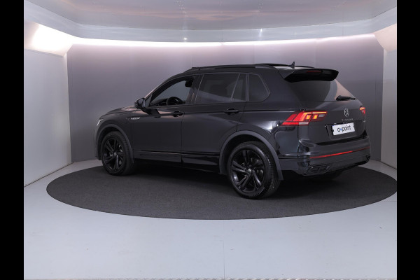 Volkswagen Tiguan 1.4 TSI eHybrid R-Line Business 245 PK PHEV | Navigatie | Panorama dak | Black Style | Assistentie pakket | Parkeer camera |