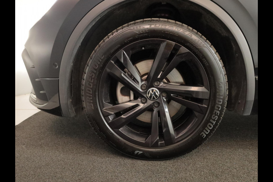 Volkswagen Tiguan 1.4 TSI eHybrid R-Line Business 245 PK PHEV | Navigatie | Panorama dak | Black Style | Assistentie pakket | Parkeer camera |