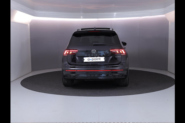 Volkswagen Tiguan 1.4 TSI eHybrid R-Line Business 245 PK PHEV | Navigatie | Panorama dak | Black Style | Assistentie pakket | Parkeer camera |
