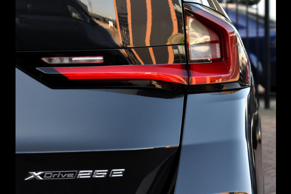 BMW X1 xDrive25e Plugin Hybrid 245PK Aut. M-Sport | Trekhaak | Navi | Camera | LED | Incl. garantie