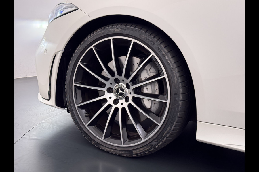 Mercedes-Benz CLS-Klasse 450 4Matic AMG // Burmester // 360 Camera // Sunroof // Trekhaak // 20 inch // Designo White // Distronic
