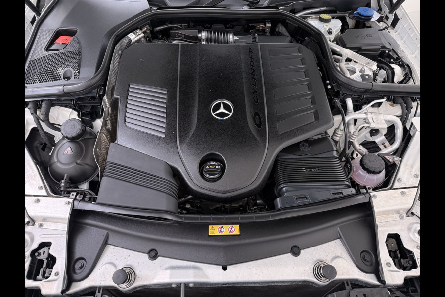 Mercedes-Benz CLS-Klasse 450 4Matic AMG // Burmester // 360 Camera // Sunroof // Trekhaak // 20 inch // Designo White // Distronic