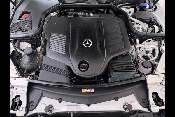 Mercedes-Benz CLS-Klasse 450 4Matic AMG // Burmester // 360 Camera // Sunroof // Trekhaak // 20 inch // Designo White // Distronic