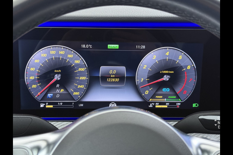 Mercedes-Benz CLS-Klasse 450 4Matic AMG // Burmester // 360 Camera // Sunroof // Trekhaak // 20 inch // Designo White // Distronic