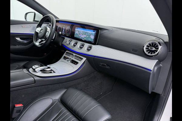 Mercedes-Benz CLS-Klasse 450 4Matic AMG // Burmester // 360 Camera // Sunroof // Trekhaak // 20 inch // Designo White // Distronic