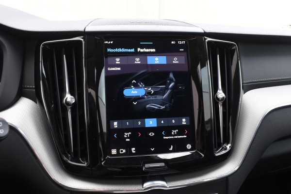 Volvo XC60 T6 350PK Automaat Plug-in Hybrid AWD Ultra Dark / Navigatie / Luchtvering / 360 Camera / Adaptieve Cruise Control / Stuurverwarming / Stoelverwarming v+a / Elektr. Achterklep / Schuifdak / Trekhaak