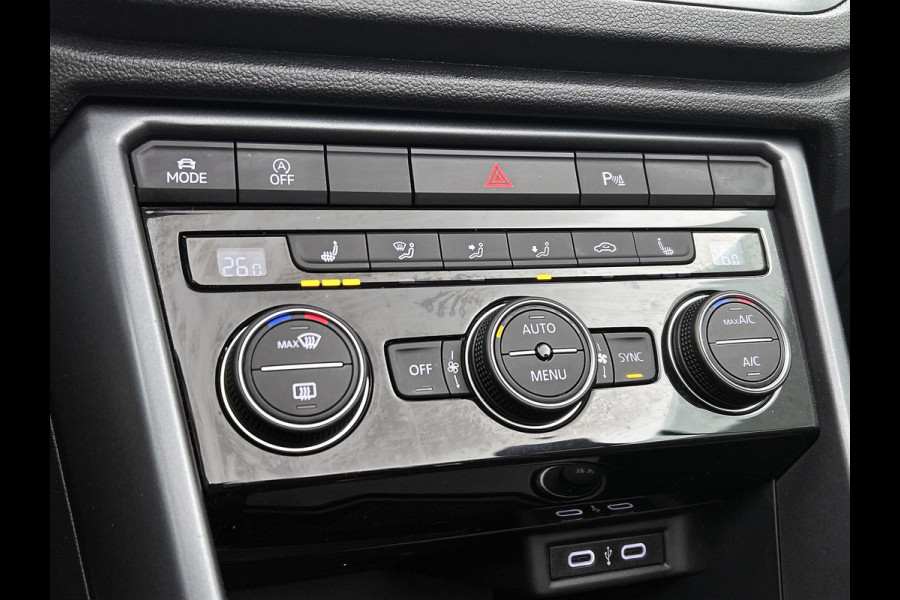 Volkswagen T-Roc Cabrio 1.5 TSI R-Line(Goed OndH, Navi, Trekhaak, StoelV, Parkeersensor V+A, Carplay, Etc)