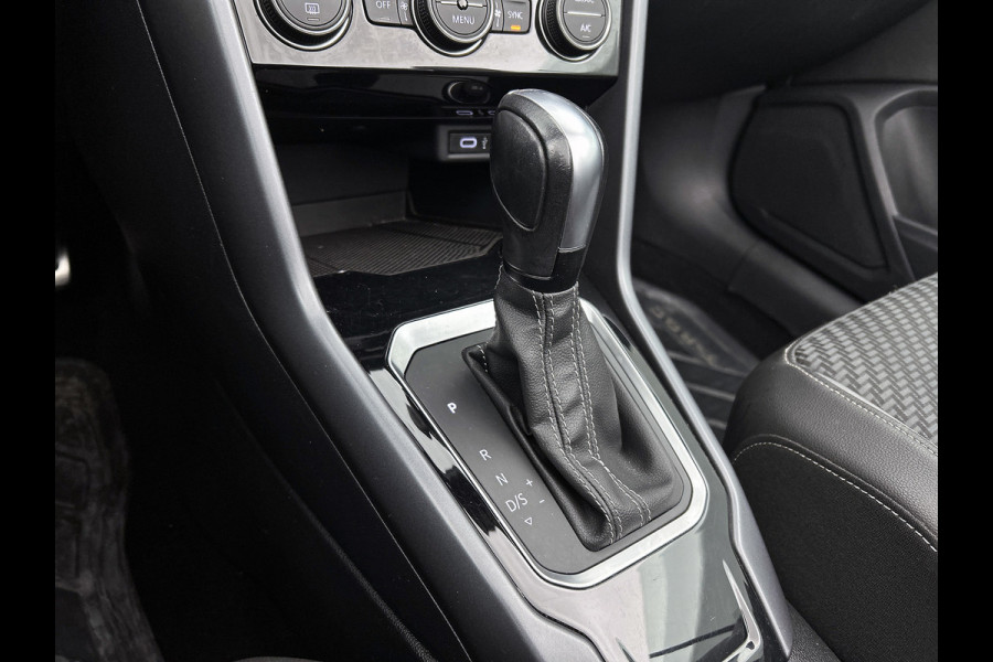 Volkswagen T-Roc Cabrio 1.5 TSI R-Line(Goed OndH, Navi, Trekhaak, StoelV, Parkeersensor V+A, Carplay, Etc)