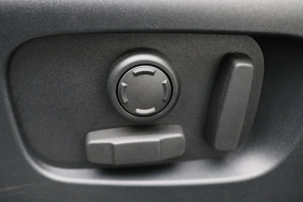 Land Rover Range Rover Velar 2.0 D180 AWD SE Automaat Leer, Panoramadak, Keyless, LED, Camera, Apple CarPlay, Trekhaak, 19''