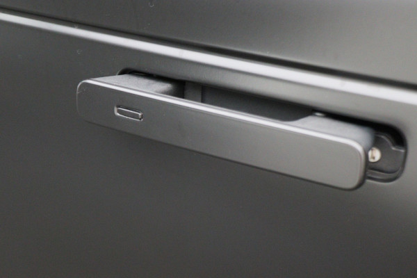 Land Rover Range Rover Velar 2.0 D180 AWD SE Automaat Leer, Panoramadak, Keyless, LED, Camera, Apple CarPlay, Trekhaak, 19''