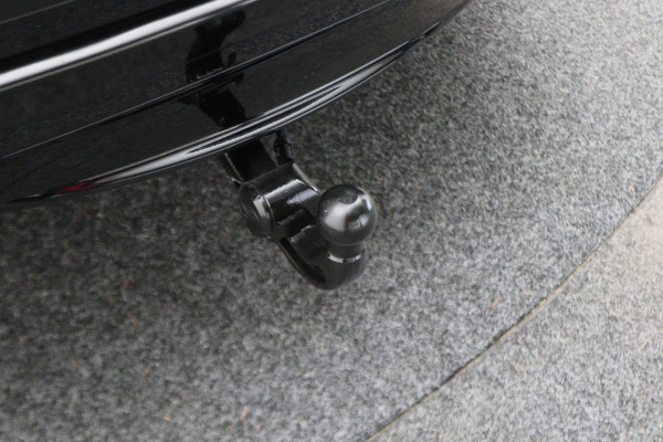 Land Rover Range Rover Velar 2.0 D180 AWD SE Automaat Leer, Panoramadak, Keyless, LED, Camera, Apple CarPlay, Trekhaak, 19''