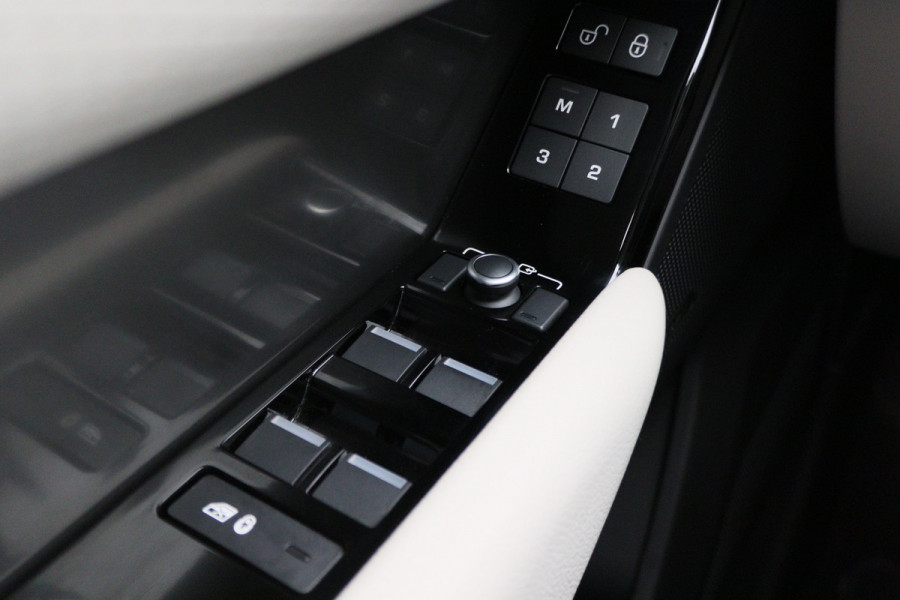 Land Rover Range Rover Velar 2.0 D180 AWD SE Automaat Leer, Panoramadak, Keyless, LED, Camera, Apple CarPlay, Trekhaak, 19''