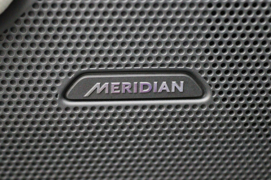 Land Rover Range Rover Velar 2.0 D180 AWD SE Automaat Leer, Panoramadak, Keyless, LED, Camera, Apple CarPlay, Trekhaak, 19''