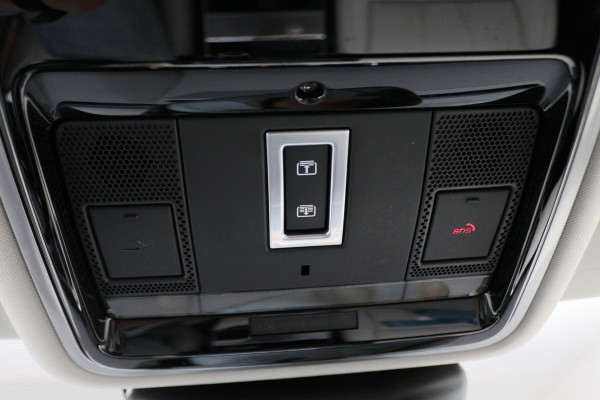 Land Rover Range Rover Velar 2.0 D180 AWD SE Automaat Leer, Panoramadak, Keyless, LED, Camera, Apple CarPlay, Trekhaak, 19''