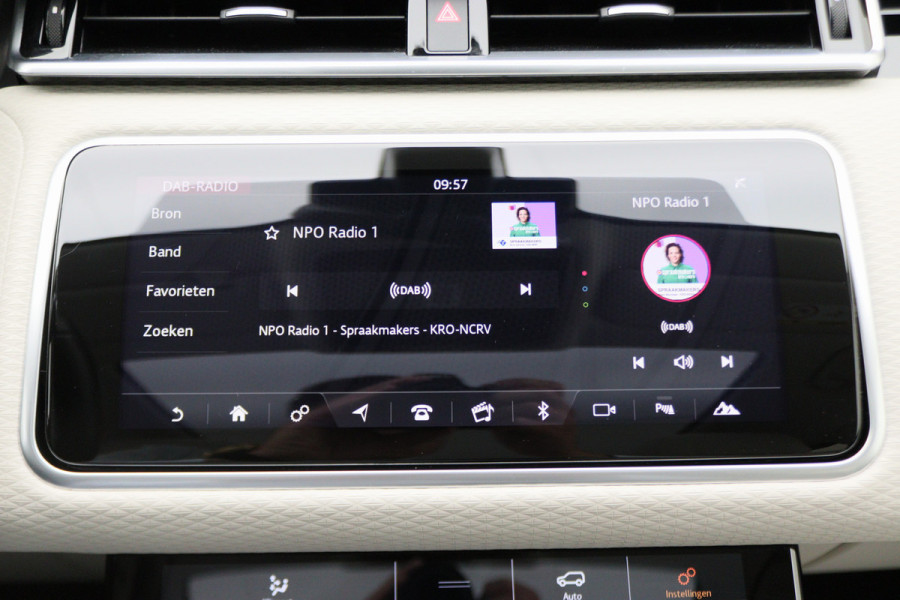 Land Rover Range Rover Velar 2.0 D180 AWD SE Automaat Leer, Panoramadak, Keyless, LED, Camera, Apple CarPlay, Trekhaak, 19''
