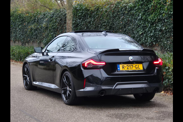 BMW 2 Serie 220i M Sport Coupé 50-jahre Edition Fabrieksgarantie Schuifdak NAP NL CarPlay Camera 100% Dealeronderhouden RIJKLAAR