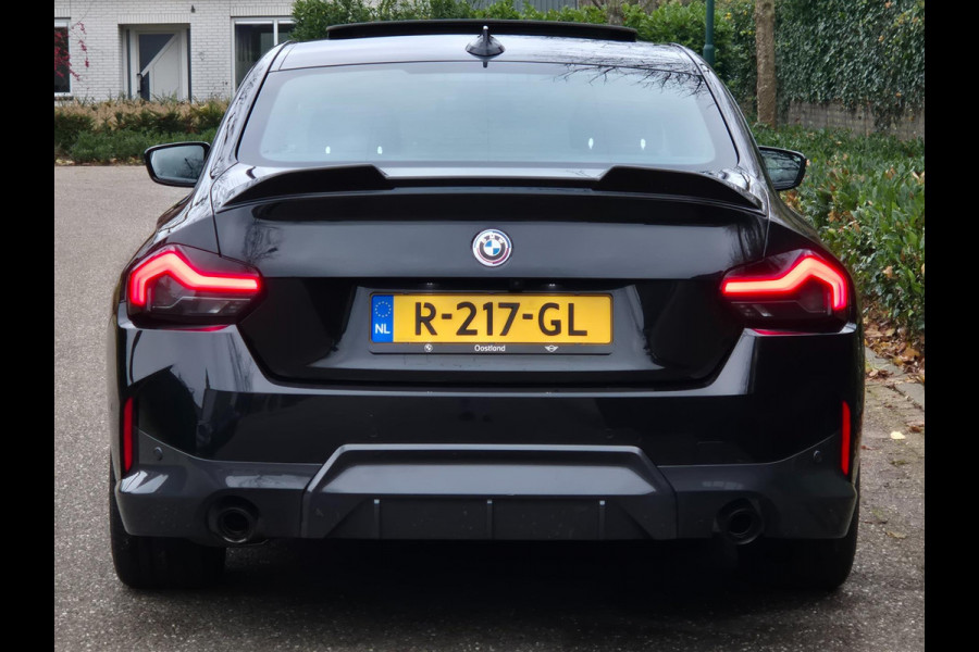 BMW 2 Serie 220i M Sport Coupé 50-jahre Edition Fabrieksgarantie Schuifdak NAP NL CarPlay Camera 100% Dealeronderhouden RIJKLAAR