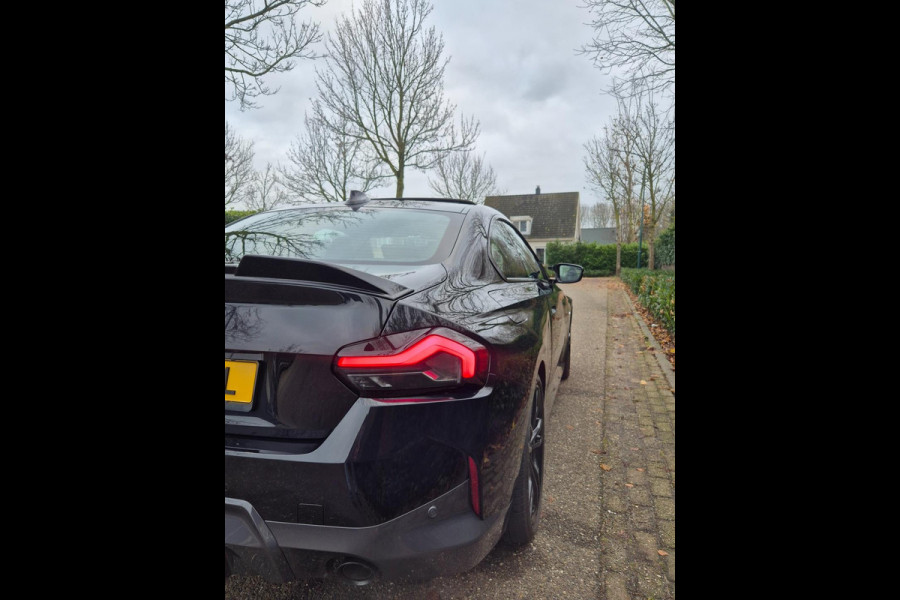 BMW 2 Serie 220i M Sport Coupé 50-jahre Edition Fabrieksgarantie Schuifdak NAP NL CarPlay Camera 100% Dealeronderhouden RIJKLAAR