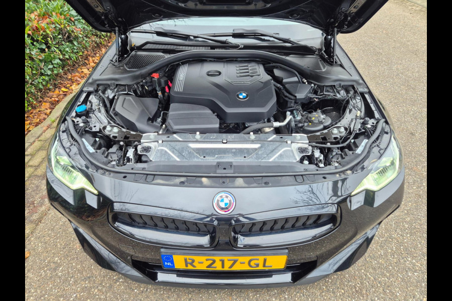 BMW 2 Serie 220i M Sport Coupé 50-jahre Edition Fabrieksgarantie Schuifdak NAP NL CarPlay Camera 100% Dealeronderhouden RIJKLAAR