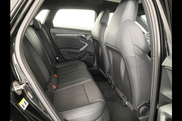 Audi A3 Sportback 45 TFSI e S edition Competition 245pk | Panoramadak | Sonos 3D | Ambient light | Parkeercamere | Adaptieve cruise controle