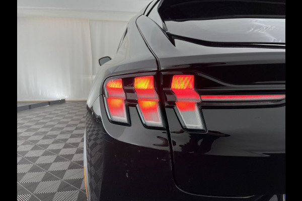 Ford Mustang Mach-E RWD 75 kWh [ 3-Fase-11kW ] {SOH-83%} (INCL-BTW)  Aut. *LEATHER | FULL-LED | DAB | DIGI-COCKPIT | KEYLESS | NAVI-FULLMAP | CARPLAY | HEATED-COMFORTSEATS | TOPVIEW | ADAPTIVE-CRUISE | PRIVACY-GLASS | 18'' ALU*