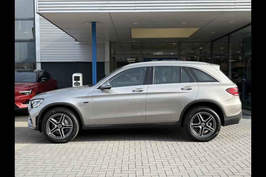 Mercedes-Benz GLC 300e 4MATIC Premium Plus | Panoramadak | Trekhaak | Achteruitrijcamera | Stoelverwarming | Half leder |