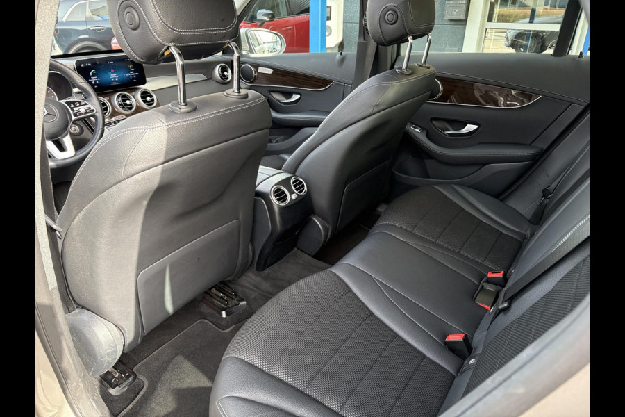Mercedes-Benz GLC 300e 4MATIC Premium Plus | Panoramadak | Trekhaak | Achteruitrijcamera | Stoelverwarming | Half leder |