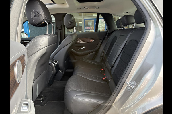 Mercedes-Benz GLC 300e 4MATIC Premium Plus | Panoramadak | Trekhaak | Achteruitrijcamera | Stoelverwarming | Half leder |