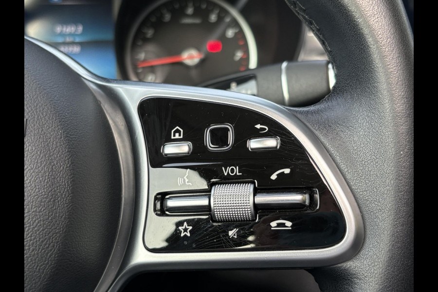 Mercedes-Benz GLC 300e 4MATIC Premium Plus | Panoramadak | Trekhaak | Achteruitrijcamera | Stoelverwarming | Half leder |