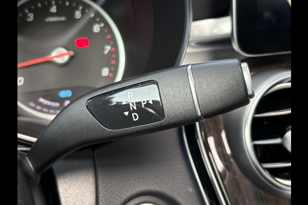 Mercedes-Benz GLC 300e 4MATIC Premium Plus | Panoramadak | Trekhaak | Achteruitrijcamera | Stoelverwarming | Half leder |