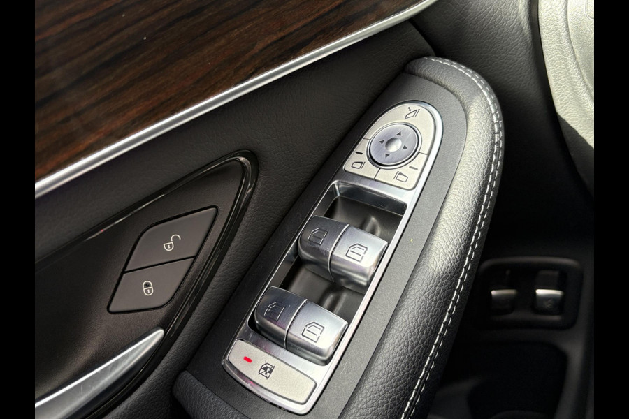 Mercedes-Benz GLC 300e 4MATIC Premium Plus | Panoramadak | Trekhaak | Achteruitrijcamera | Stoelverwarming | Half leder |