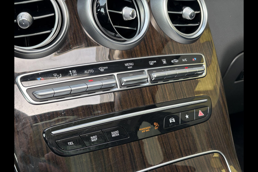 Mercedes-Benz GLC 300e 4MATIC Premium Plus | Panoramadak | Trekhaak | Achteruitrijcamera | Stoelverwarming | Half leder |