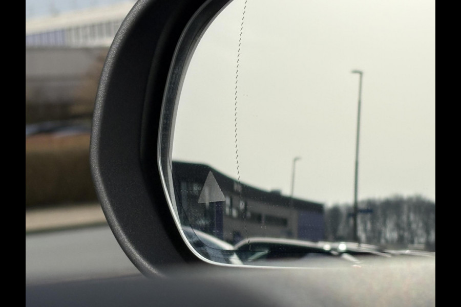 Mercedes-Benz GLC 300e 4MATIC Premium Plus | Panoramadak | Trekhaak | Achteruitrijcamera | Stoelverwarming | Half leder |