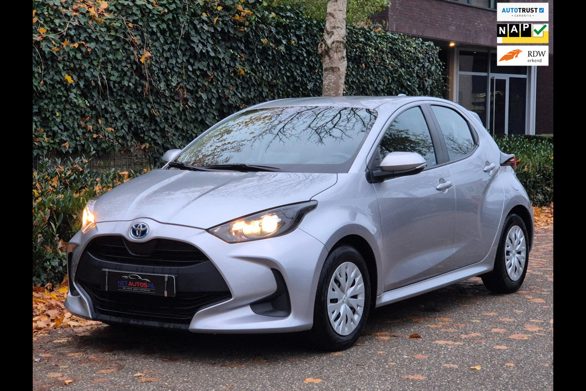 Toyota Yaris Fabrieksgarantie 3-2027 100% dealerond. 1e-eigenaar NAP APK 1-2028 1.5 Hybrid Active Automaat Camera Navi CarPlay