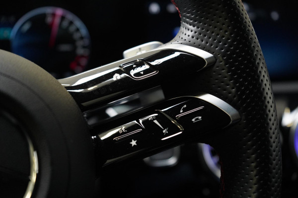 Mercedes-Benz A-Klasse 250 e AMG Line | SoH 96% | Sfeerverlichting | Navigatie | Black pakket | Sportstoelen