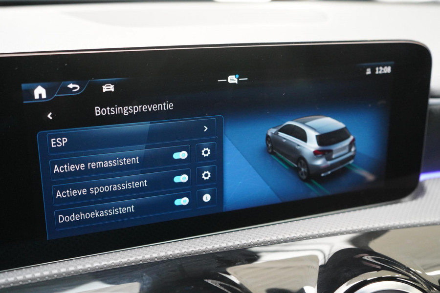 Mercedes-Benz A-Klasse 250 e AMG Line | SoH 96% | Sfeerverlichting | Navigatie | Black pakket | Sportstoelen