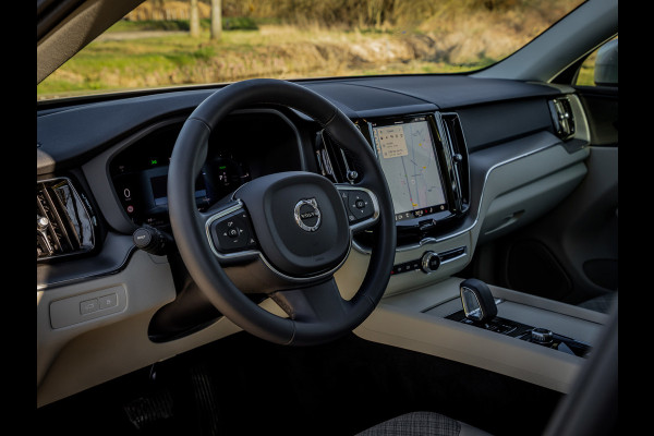 Volvo XC60 2.0 T6 Plug-in hybrid AWD Essential Edition Bright