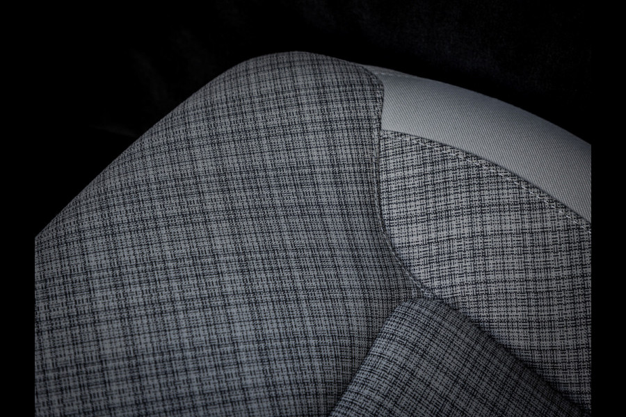 Volvo XC60 2.0 T6 Plug-in hybrid AWD Essential Edition Bright