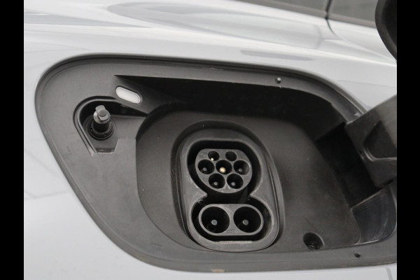 Volkswagen ID.5 Pro 77 kWh | SOH 94% | Stoelverwarming | Adaptive cruise | Carplay | Navigatie | 19'' | Parkeerhulp | Full LED | Stuurverwarming