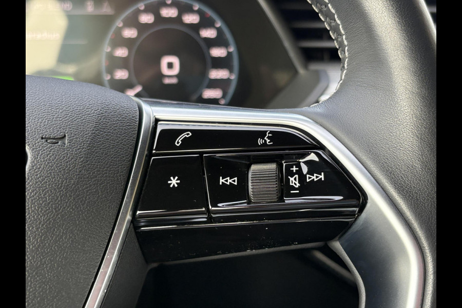 Audi e-tron 55 quattro S edition 95 kWh | Panoramadak | Stoelverwarming | Luchtvering | Memory Seats | ACC | B&O |