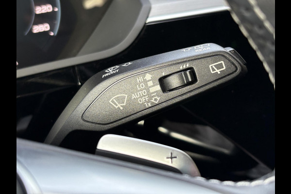 Audi e-tron 55 quattro S edition 95 kWh | Panoramadak | Stoelverwarming | Luchtvering | Memory Seats | ACC | B&O |
