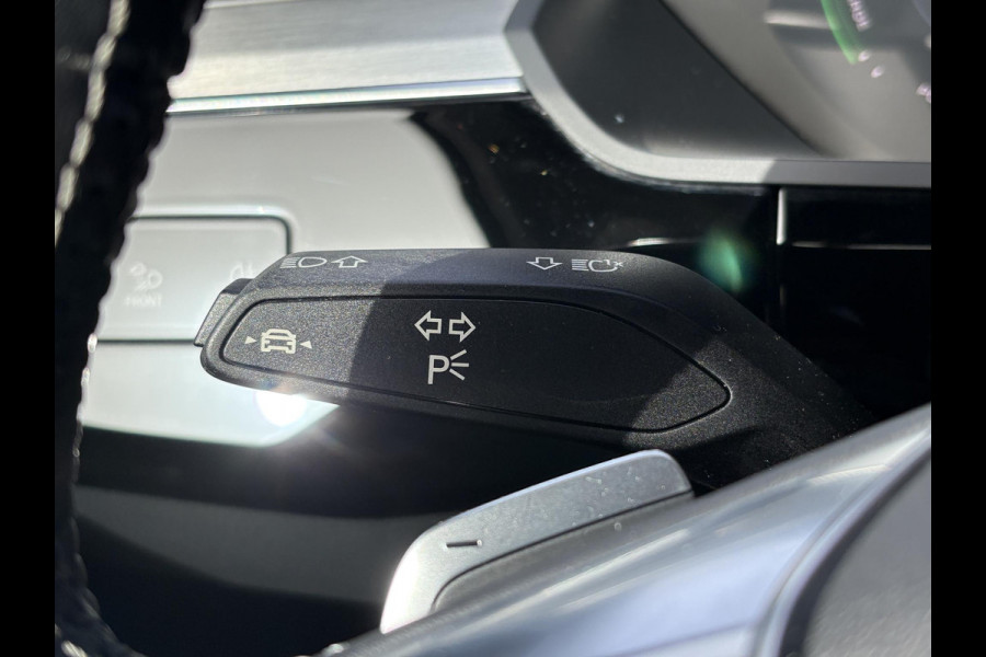 Audi e-tron 55 quattro S edition 95 kWh | Panoramadak | Stoelverwarming | Luchtvering | Memory Seats | ACC | B&O |