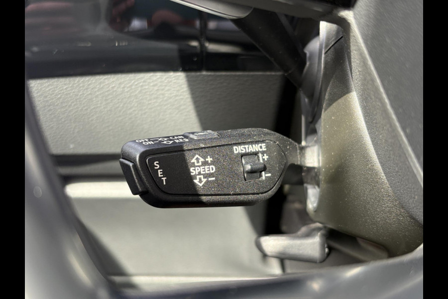 Audi e-tron 55 quattro S edition 95 kWh | Panoramadak | Stoelverwarming | Luchtvering | Memory Seats | ACC | B&O |