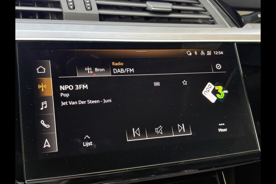 Audi e-tron 55 quattro S edition 95 kWh | Panoramadak | Stoelverwarming | Luchtvering | Memory Seats | ACC | B&O |
