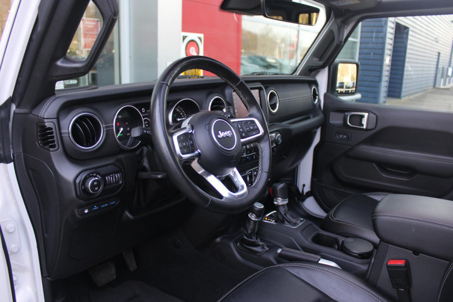 Jeep Wrangler Unlimited 4xe 380PK SAHARA OVERLAND | TRAILRATED | NAVIGATIE | APPLE CARPLAY/ANDROID AUTO | ACHTER/VOOR CAMERA | UITNEEMBARE DAKPLATEN | HARDTOP IN KLEUR | LEDEREN BEKLEDING | STOEL/STUUR VERWARMING | LED KOPLAMPEN | ADAPTIVE CRUISE CONTROL | TREE PLANKEN | HARD WHEELCOVER |