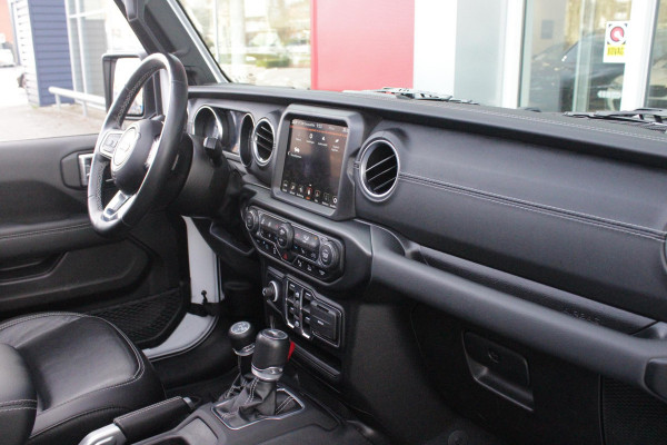 Jeep Wrangler Unlimited 4xe 380PK SAHARA OVERLAND | TRAILRATED | NAVIGATIE | APPLE CARPLAY/ANDROID AUTO | ACHTER/VOOR CAMERA | UITNEEMBARE DAKPLATEN | HARDTOP IN KLEUR | LEDEREN BEKLEDING | STOEL/STUUR VERWARMING | LED KOPLAMPEN | ADAPTIVE CRUISE CONTROL | TREE PLANKEN | HARD WHEELCOVER |