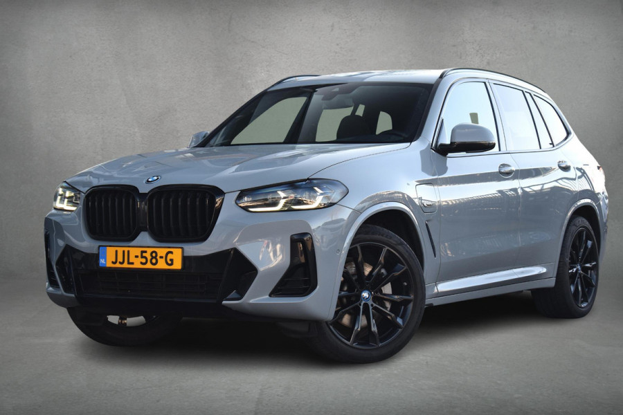 BMW X3 xDrive30e High Executive | M-Sport | Leer | HUD | Stuur- en Stoelverwarming