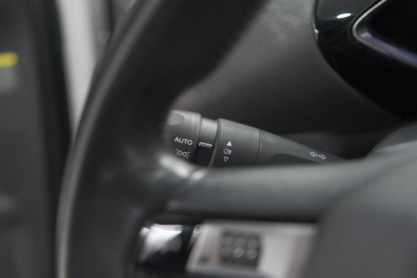 DS Ds 3 Crossback E-Tense So Chic 50 kWh | SHO = 93,8% | Allseason Banden | Camera | Dodehoekdetectie | Head-Up Display